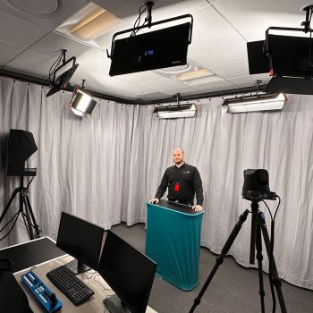 Stjernholm fremviser skræddersyet professionelt studie - også kendt som et Corporate studio