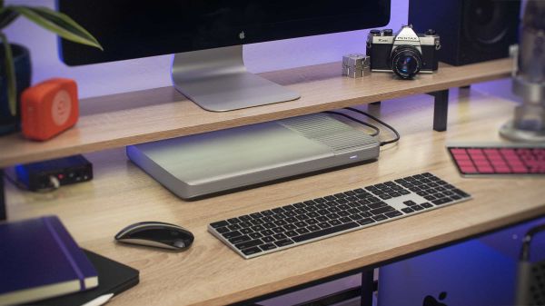 Iodyne Pro Data fits easily onto a desktop setup