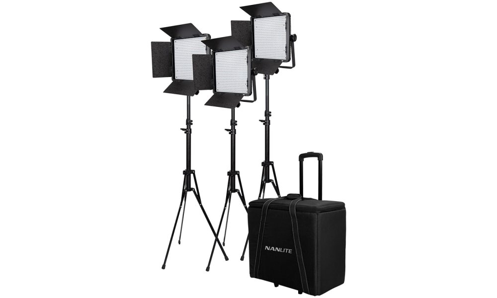 NanLite 600CSA 3 light kit w/Trolley Case &amp; Light stands