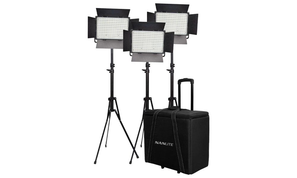 NanLite 900CSA 3 light kit w/Trolley Case &amp; Light stands