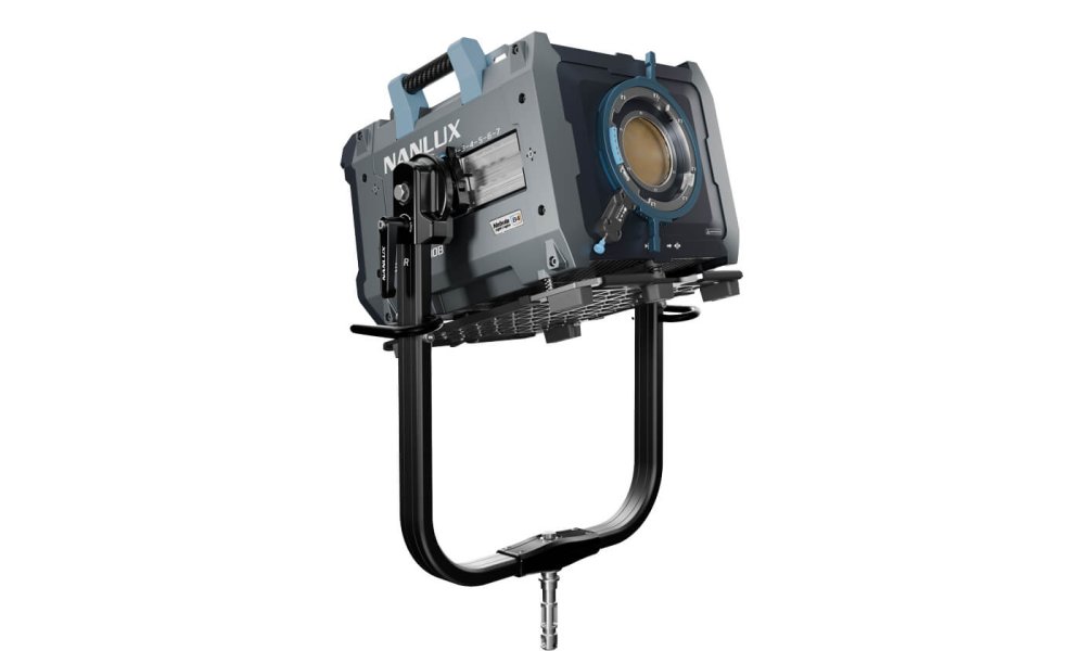 Nanlux Evoke 5000B Spot Light in Flight Case with 45 Reflector