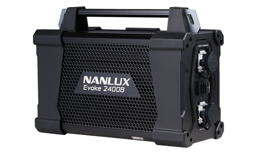 Nanlux Evoke 2400B Spot Light in Flight Case with 45 Reflector