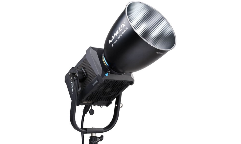 Nanlux Evoke 2400B Spot Light in Flight Case with 45 Reflector