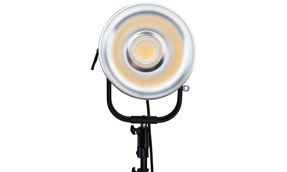 Nanlux Evoke 2400B Spot Light in Flight Case with 45 Reflector