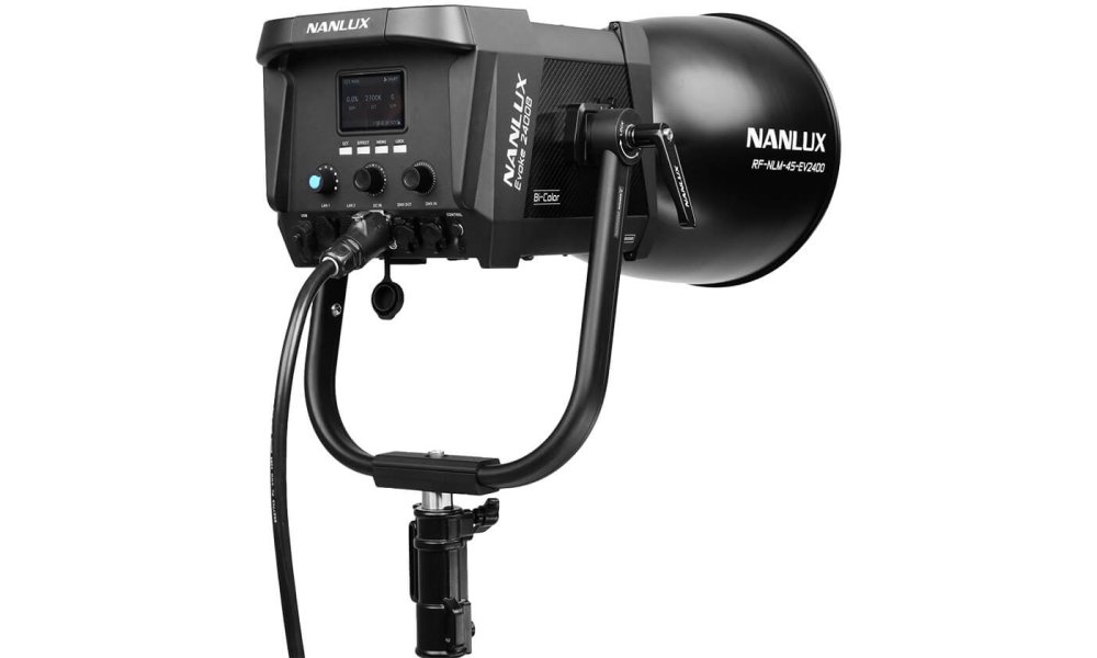 Nanlux Evoke 2400B Spot Light in Flight Case with 45 Reflector