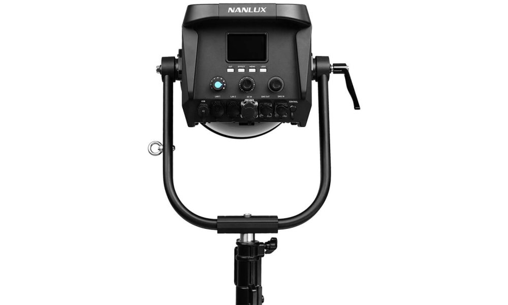 Nanlux Evoke 2400B Spot Light in Flight Case with 45 Reflector