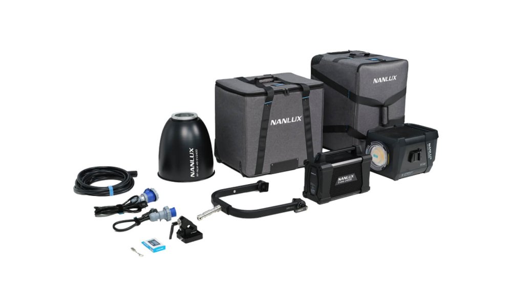 Nanlux Evoke 2400B Spot Light in Soft Bag with 45 Reflector