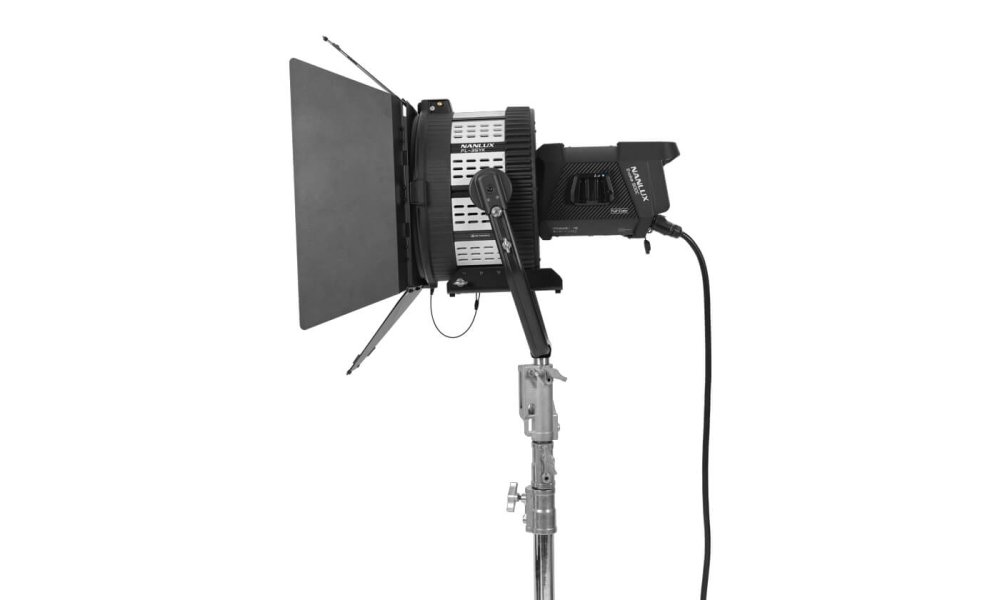 Nanlux Evoke 900C Spot Light (Inklusiv Fresnel &amp; Flight Case)