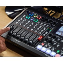 Roland VR-6HD Direct Streaming AV Mixer