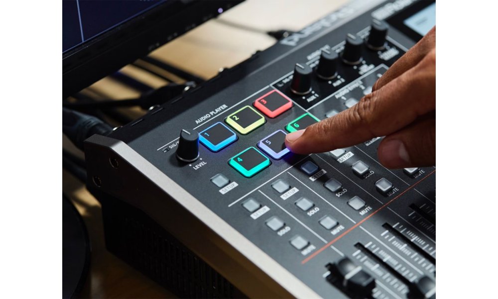 Roland VR-6HD Direct Streaming AV Mixer