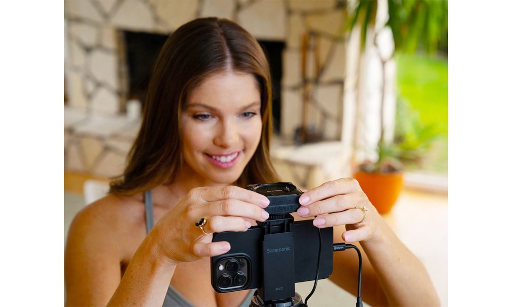 Saramonic BlinkMe B2 - 2-Person Smart Wireless Mic System