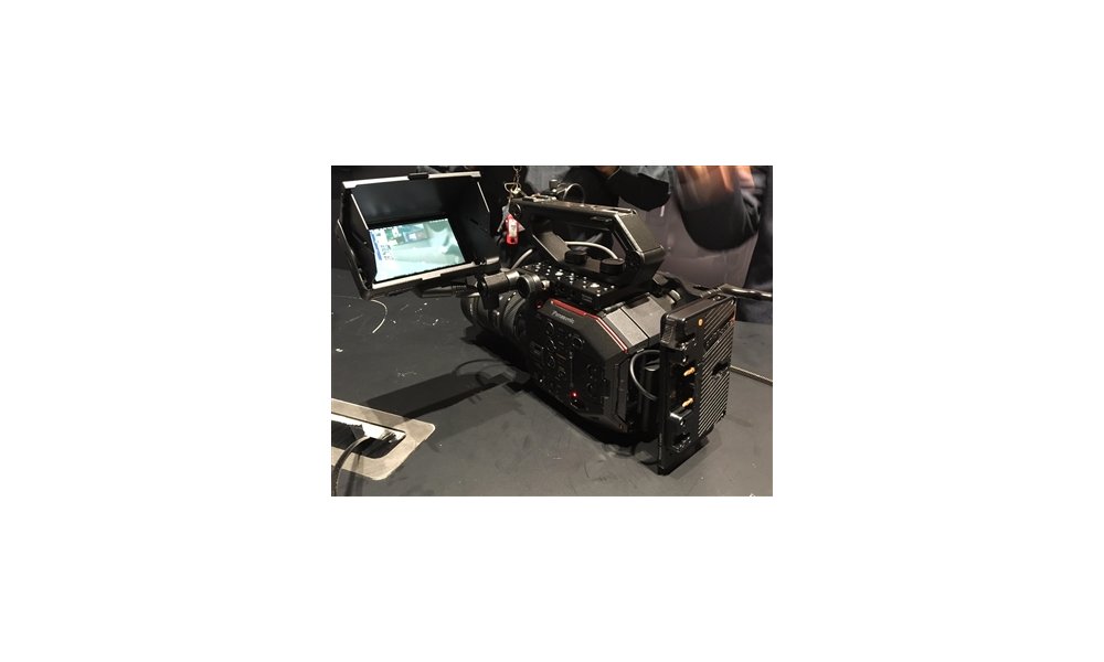 Wooden Camera - Panasonic EVA1 LCD Bracket Adapter